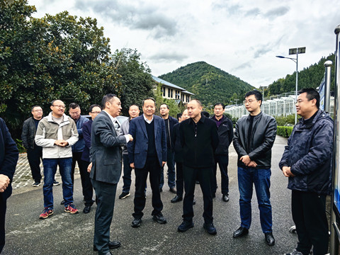 20251107局党组书记朱国勇在农科院调研_副本.jpg